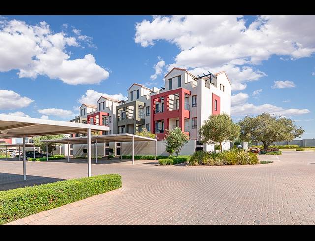 1 BEDROOM TOWNHOUSE FOR SALE IN LONEHILL